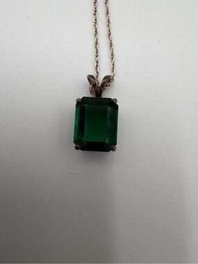 Antique 4 Prong Setting Emerald Pendant